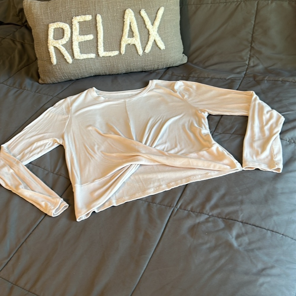 All In Motion NEW Twist Front Long Sleeve Ribbed Top Athletic Bone White Cream M - Picture 4 of 6